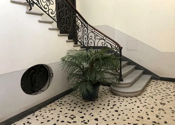 Joe Luxury House アパート